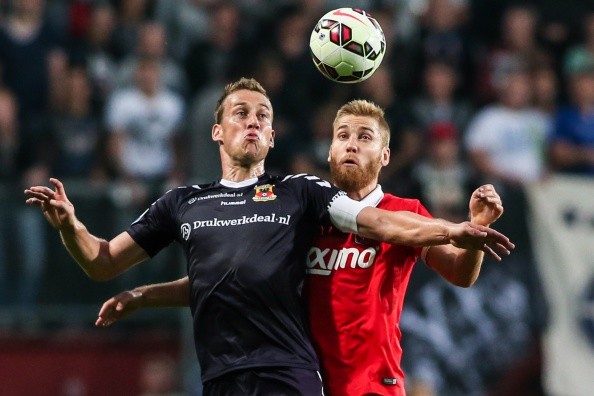 的沉着冷静 的沉着冷静